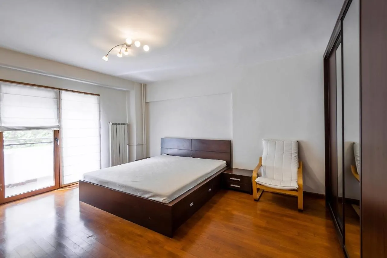 Lovely 2 Bedroom Apartment With Indoor Fireplace Bukarest 0*,  Románia