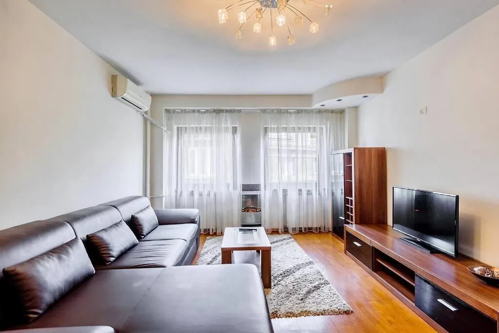 Lovely 2 Bedroom Apartment With Indoor Fireplace 부쿠레슈티