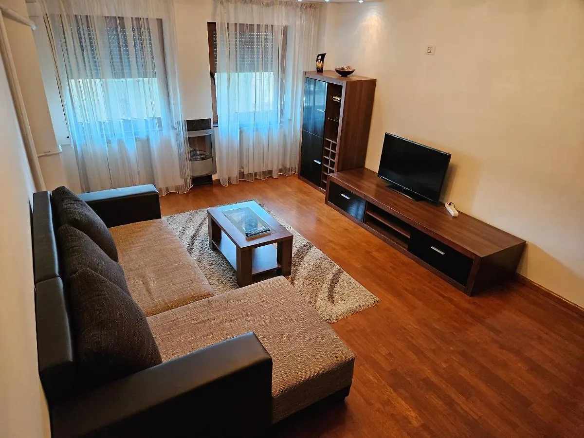 Lovely 2 Bedroom Apartment With Indoor Fireplace 부쿠레슈티